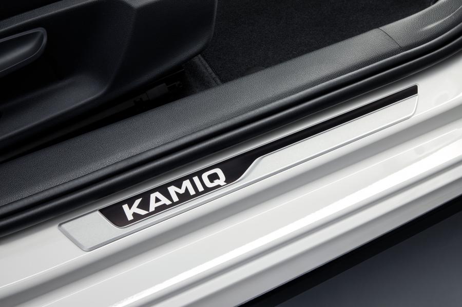 Детали интерьера Skoda Kamiq Monte Carlo 2019 года  (WW) (фото 10 из 16)